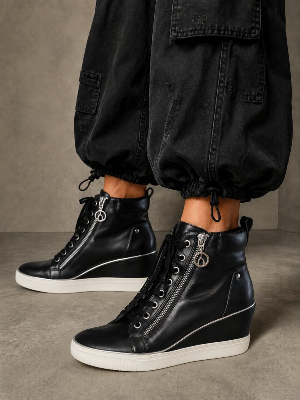 Wishbone Nelly Black Leather Double-Zip High-Top Wedge Sneakers 6.5 Grunge EUC